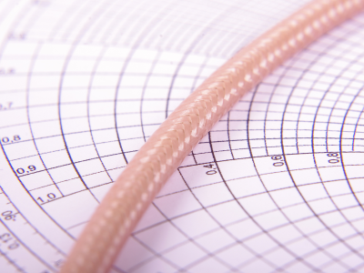 Когда нужна экранирующая кабельная оплётка и как её выбрать