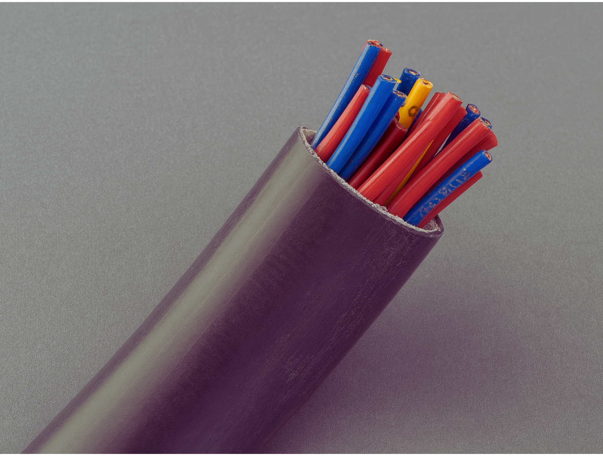 Електроізоляційні обплетення для захисту кабелів від коротких замикань і пожеж