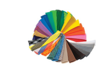 кабельні обплетення різних кольорів на білому фоні 