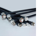 фото нескольких кабелей 7/16 на белом фоне