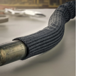 фото кабельного обплетення посиленної міцності на трубі