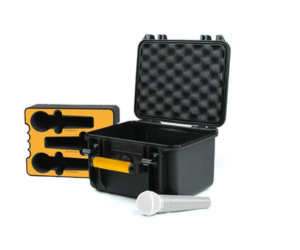 фото кейсу з вирізанною під мікрофони кубічною піною