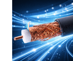 фото коаксіального кабелю з низькими втратами на технічному фоні 