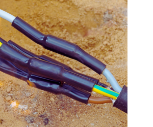 фото кабелю, який полагодили за допомогою термозбіжних трубок