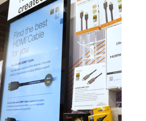 фото стенду з кабелями HDMI 2.2 