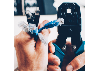 фото роз'ємів RJ45 з інструментом для монтажу