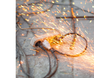 іскри в проводах