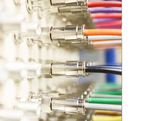 різнокольорові кабелі з коаксіальними роз'ємами