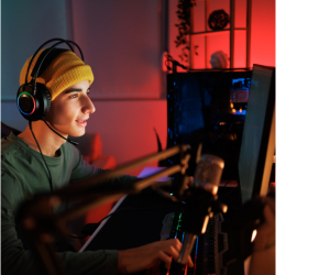 стример ведёт трансляцию игры 