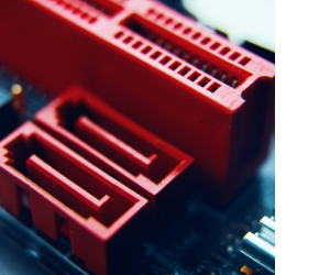 декілька типів роз'ємів, встановлених на плату