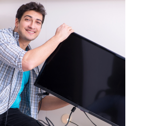 фото телевізора з підключеним кабелем