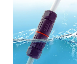 зображення зануренного у воду роз'єму