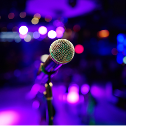 фото мікрофону з кабелем на концерті