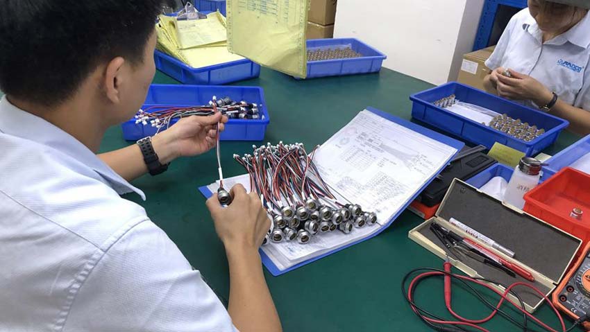 Фото - Лаборатория MOCO Interconnect - контроль качества кабелей перед отправкой товара